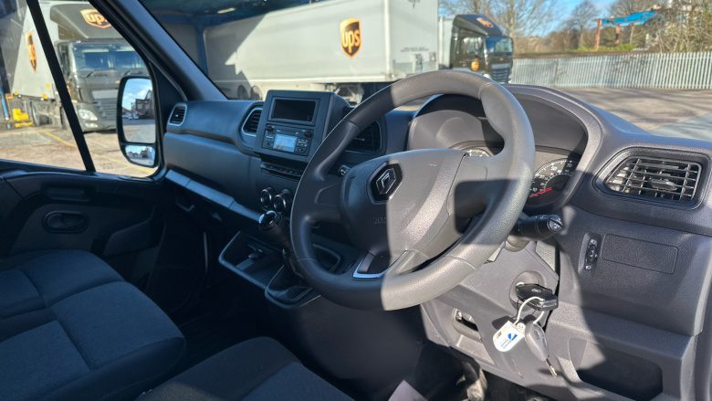 Renault Master Mwb Diesel Fwd MM35dCi 135 Business+ Medium Roof Van